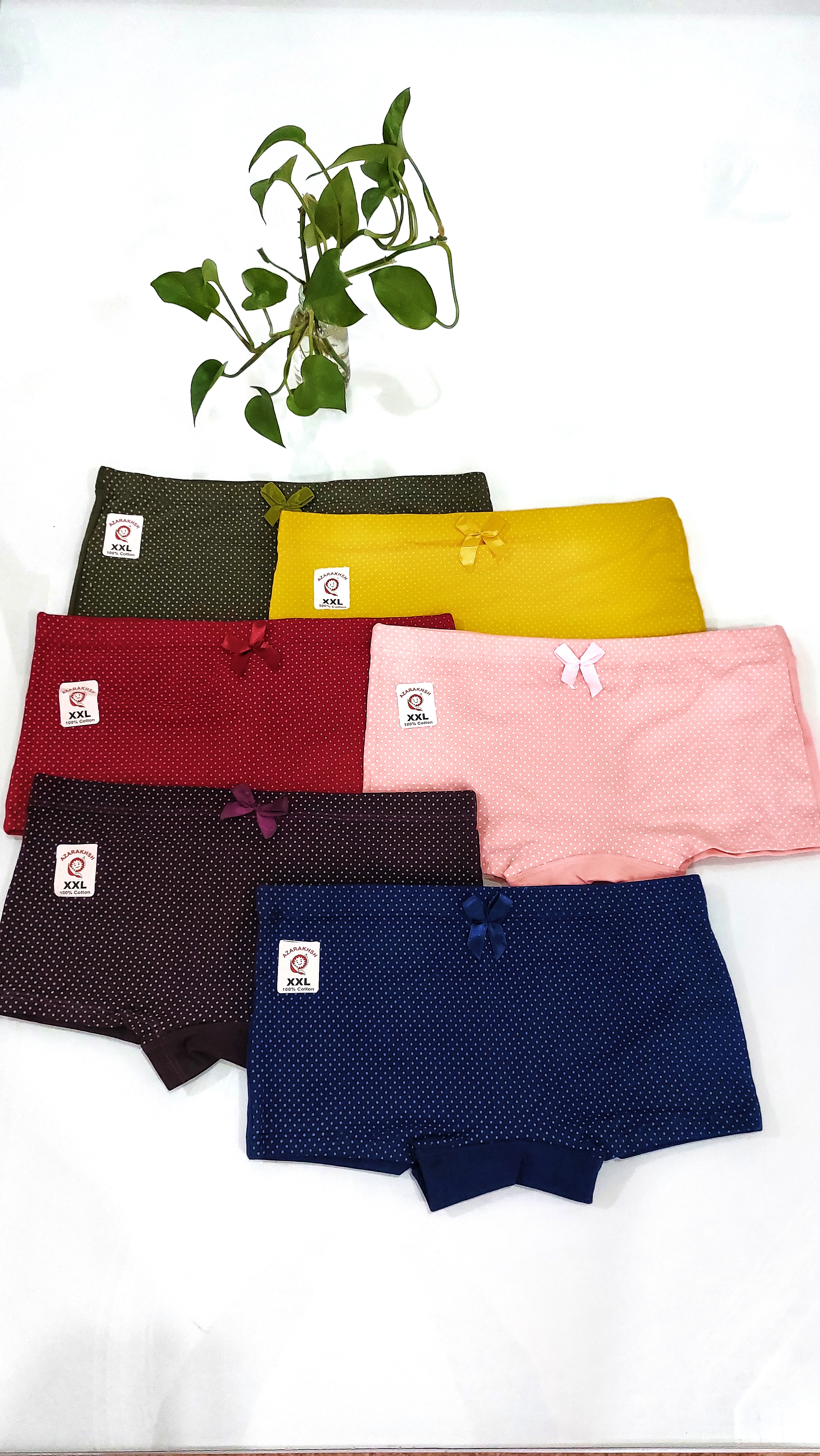 شورت  زنانه  مدل نیم پا خالدار