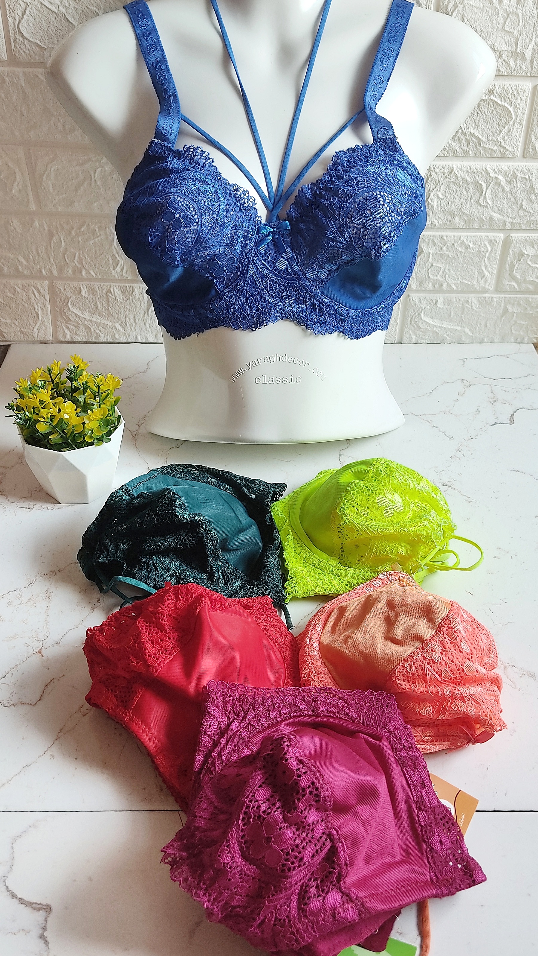 سوتین زنانه مدل دانتل هارنس دار